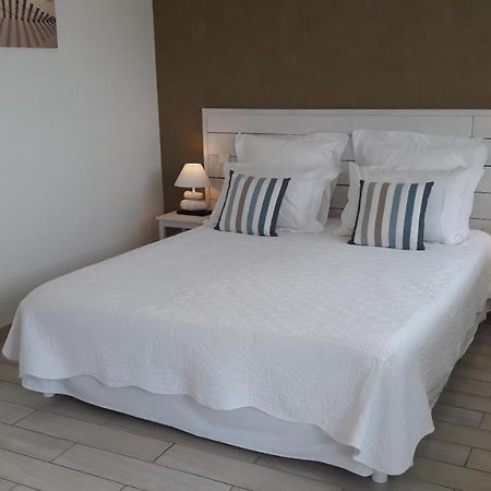 Les Sables Bed & Breakfast Santec ภายนอก รูปภาพ