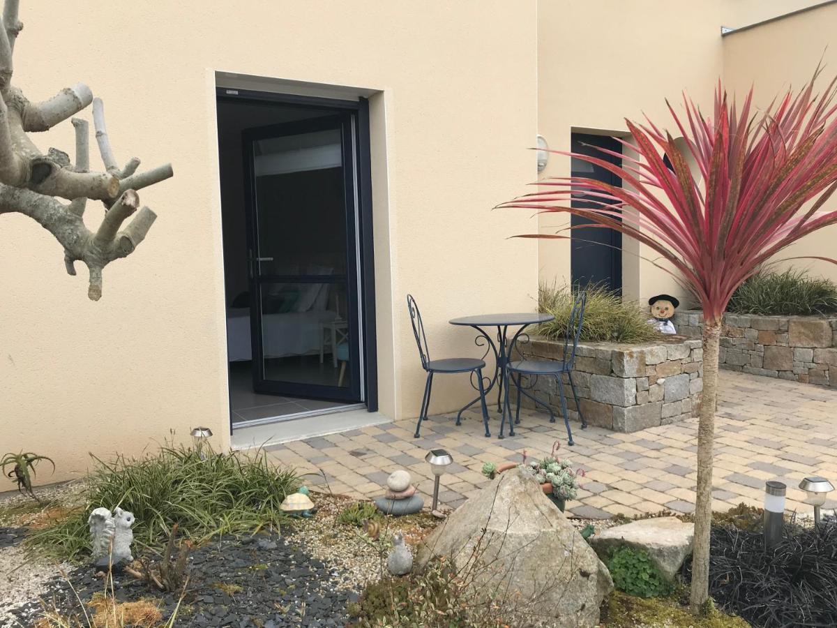 Les Sables Bed & Breakfast Santec ภายนอก รูปภาพ