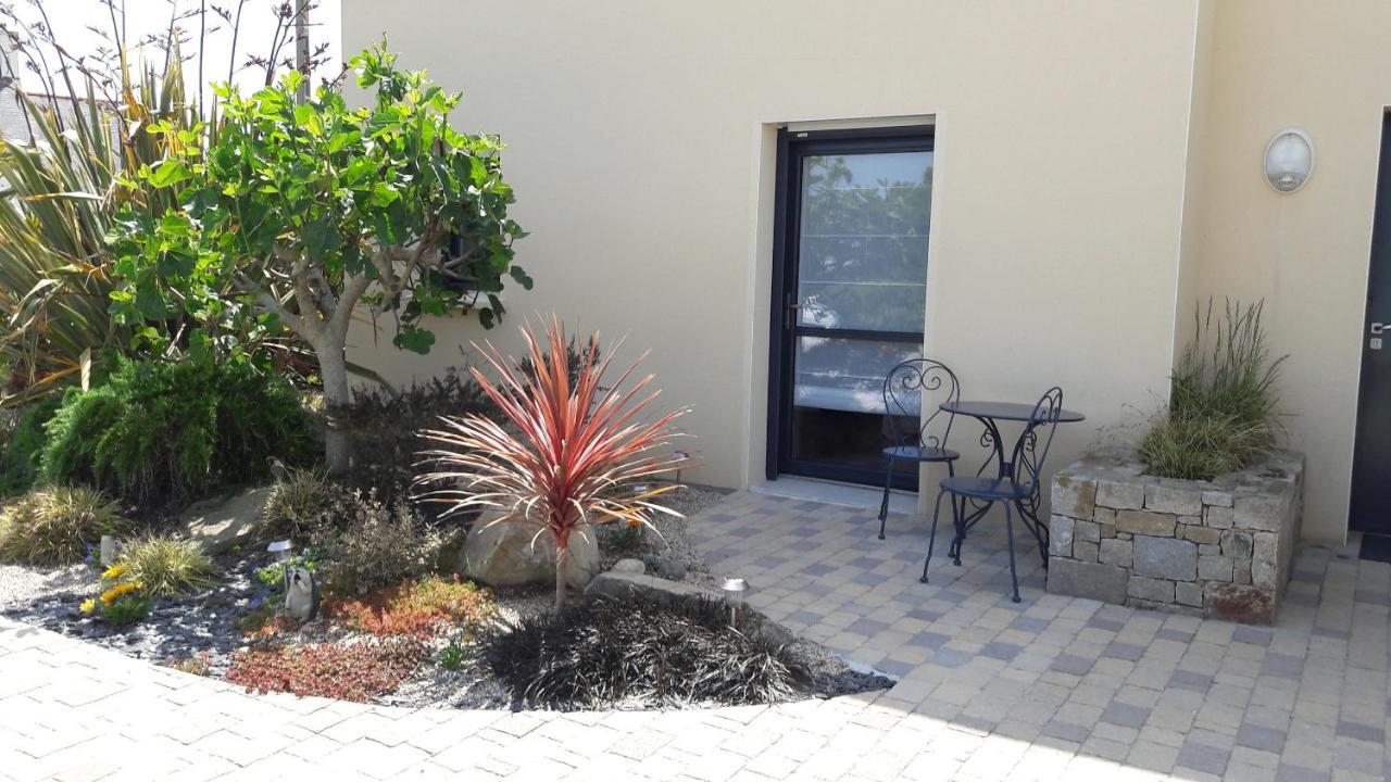 Les Sables Bed & Breakfast Santec ภายนอก รูปภาพ